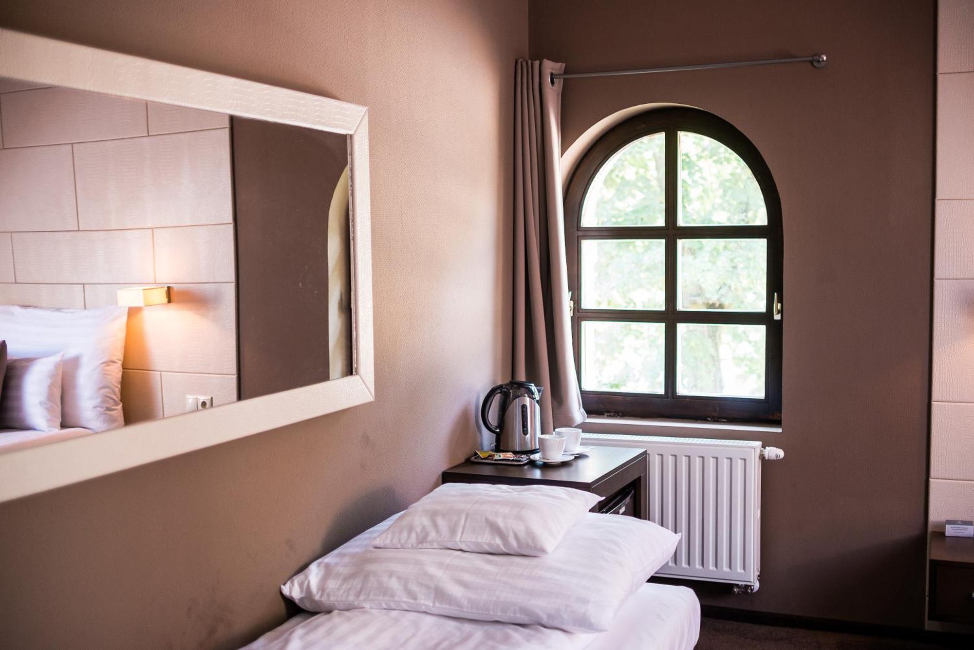 Hotel Fuerdohaz Nyiregyhaza Ruang foto
