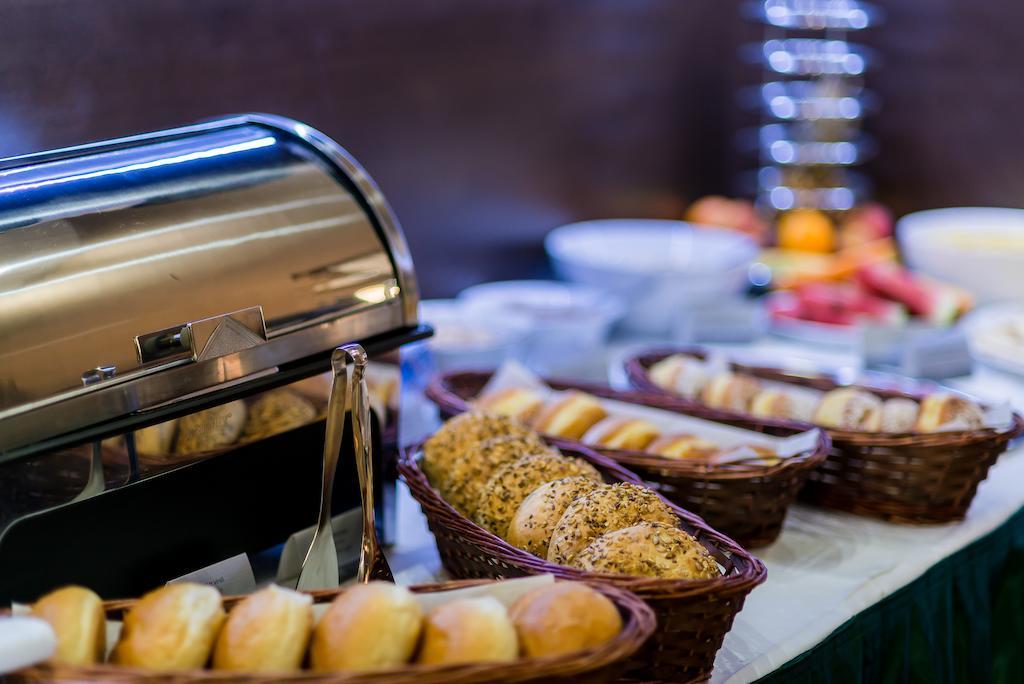 Hotel Fuerdohaz Nyiregyhaza Bagian luar foto