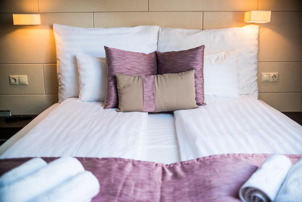 Hotel Fuerdohaz Nyiregyhaza Bagian luar foto