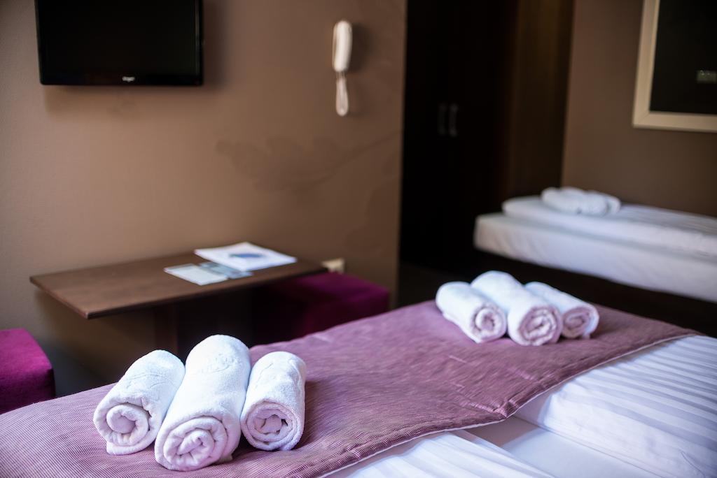 Hotel Fuerdohaz Nyiregyhaza Ruang foto