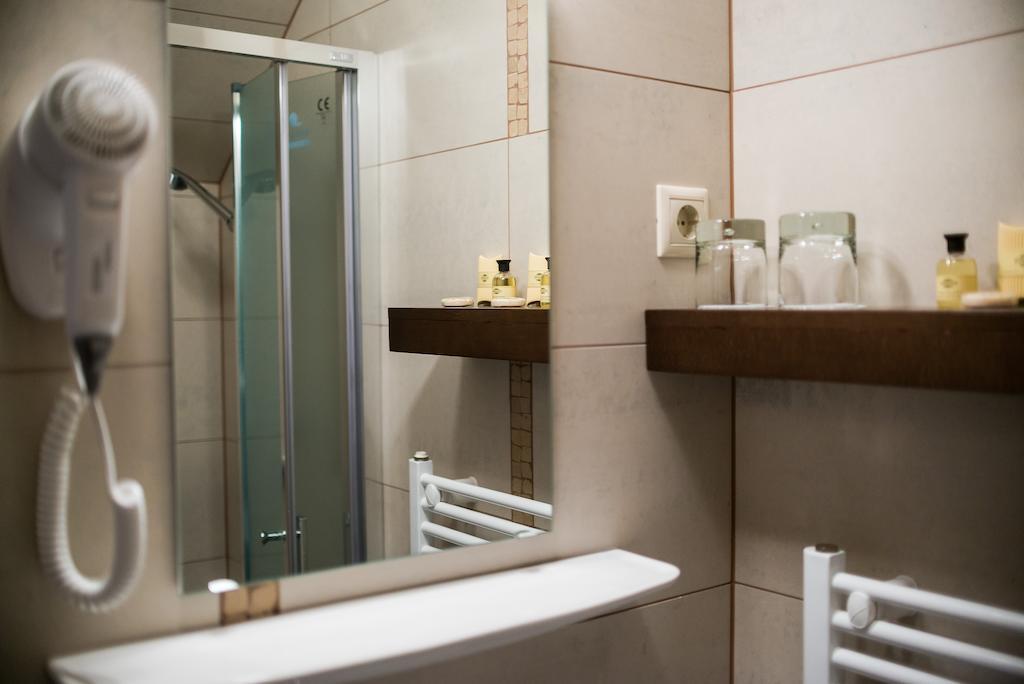 Hotel Fuerdohaz Nyiregyhaza Ruang foto