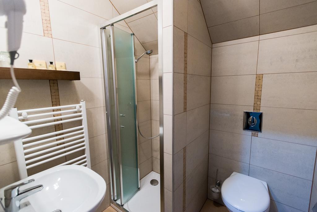 Hotel Fuerdohaz Nyiregyhaza Ruang foto