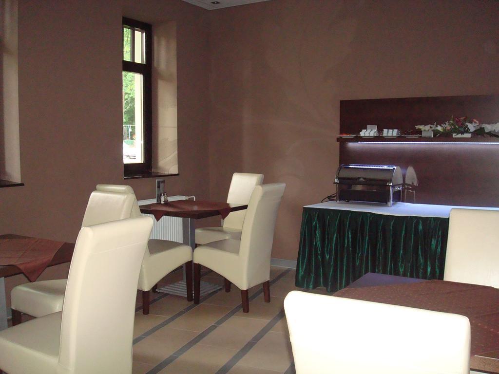 Hotel Fuerdohaz Nyiregyhaza Bagian luar foto